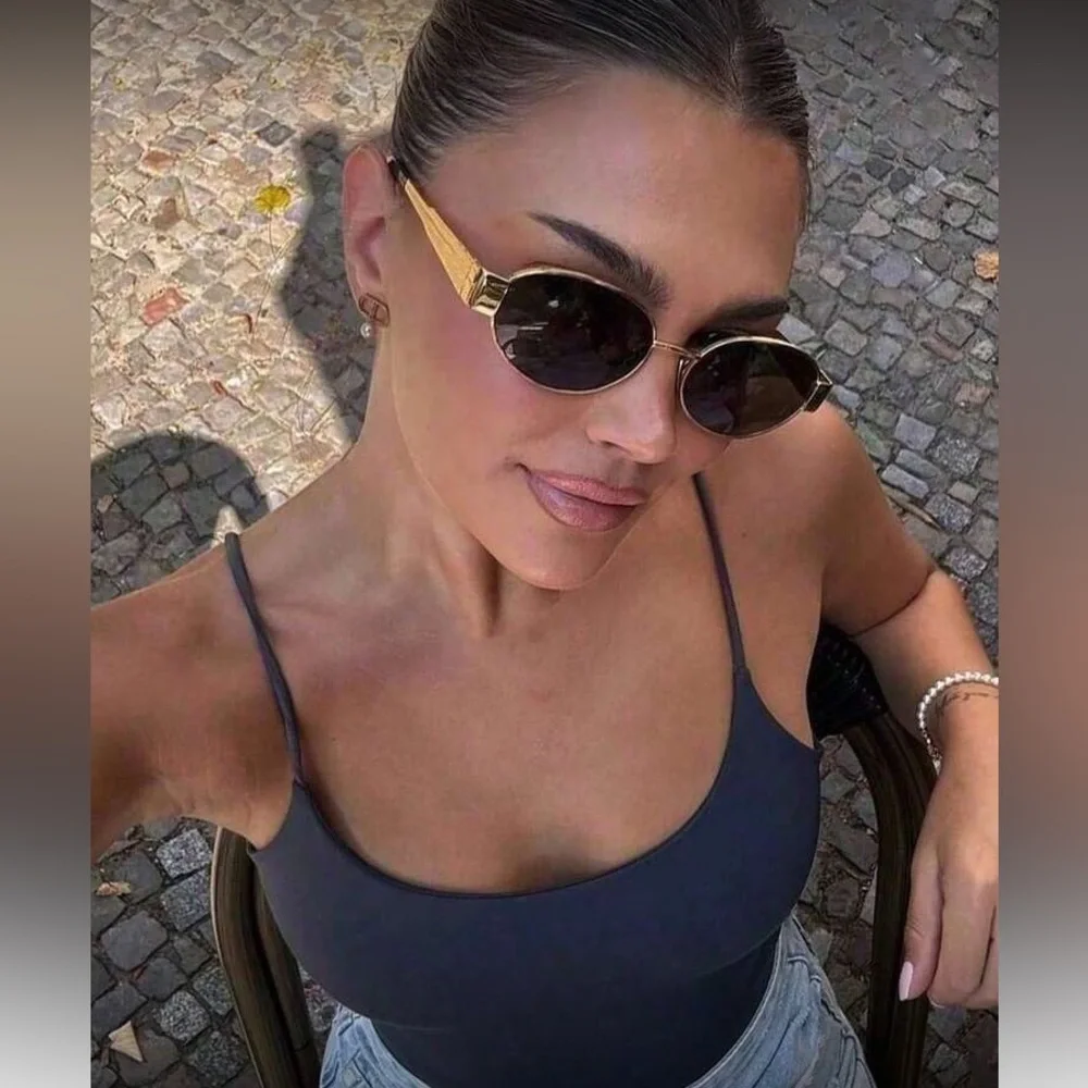 Stylish Black and Gold Vintage Style Sunglasses